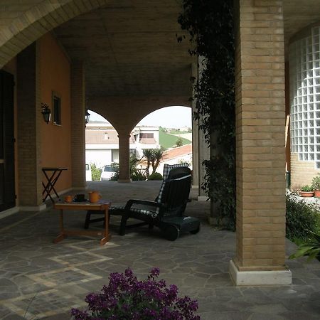 Bed And Breakfast San Martino Castignano Exteriör bild