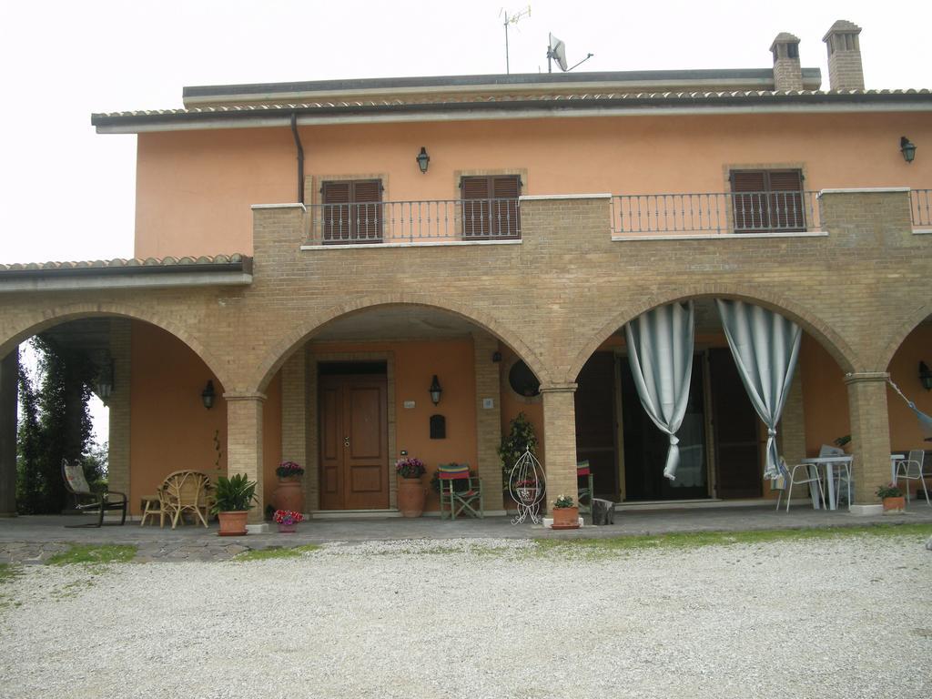 Bed And Breakfast San Martino Castignano Exteriör bild