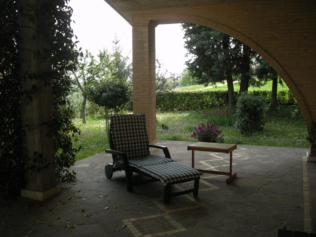 Bed And Breakfast San Martino Castignano Exteriör bild